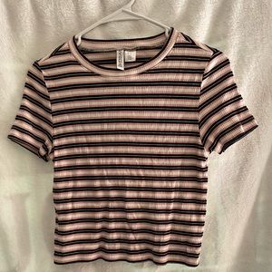 Short sleeve crop top